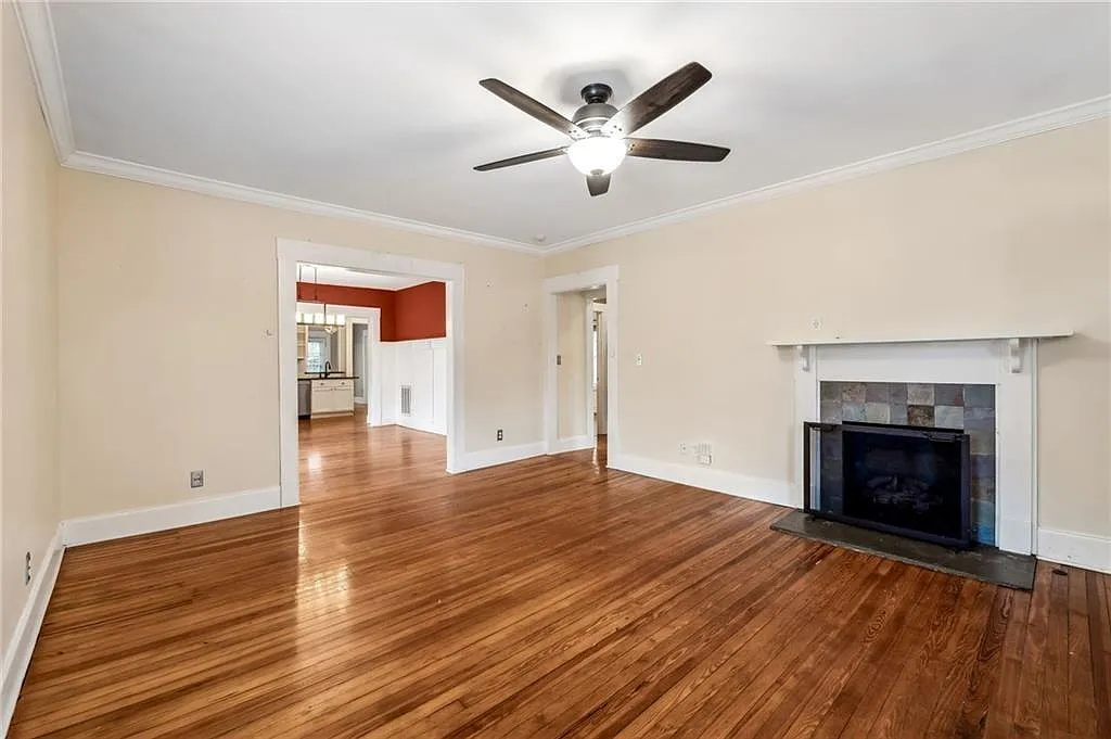 3 bed, 2.0 bath, 1878 sqft, $3,000 — Photo 3