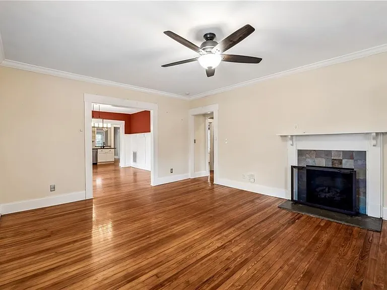 976 Hall Pl NW — Photo 3
