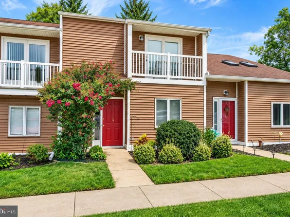 14 Copperwood Ct, York, PA 17408