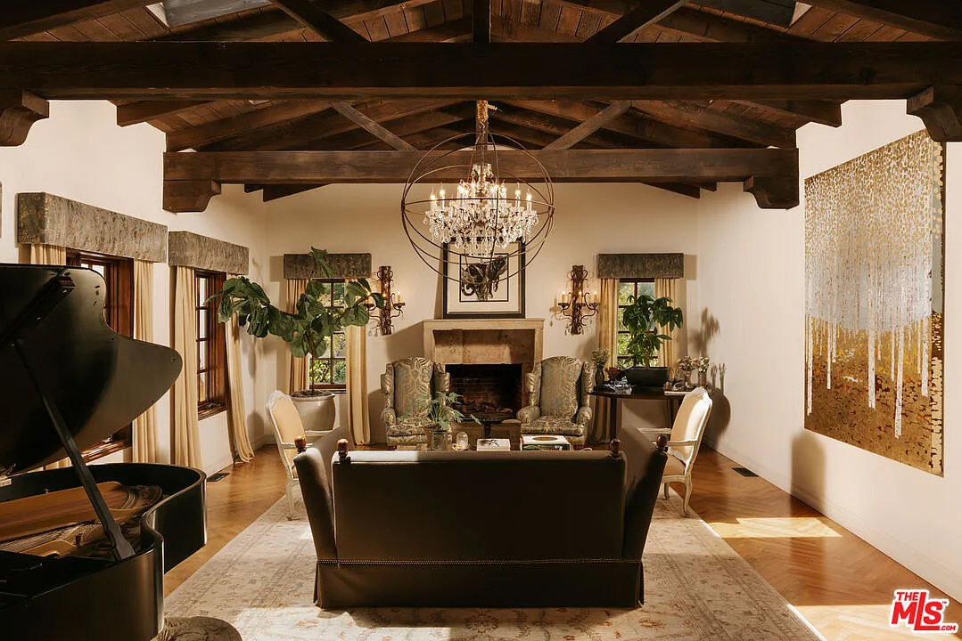 6 bed, 8.5 bath, 7200 sqft, $50,000 — Photo 4