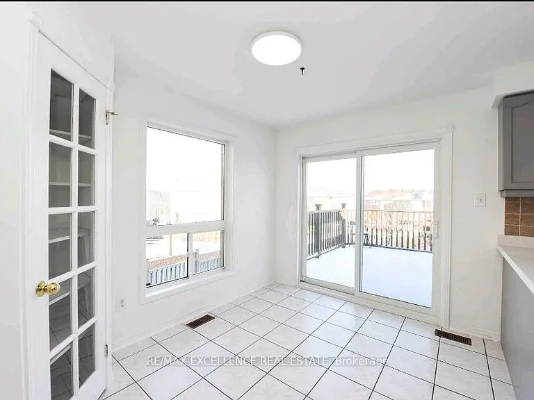 24 Hayloft Ct #UPPER — Photo 8