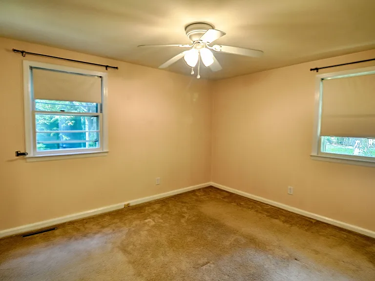 406 Hickory Dr — Photo 7