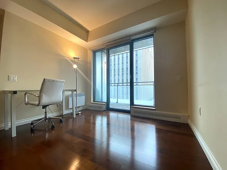 90 George St #507 — Photo 8