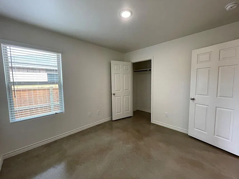 2317 Zanoletti Dr — Photo 26