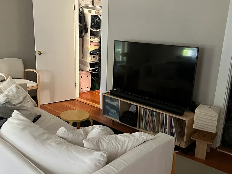 11 Watson St #WHOLE HOUSE — Photo 39