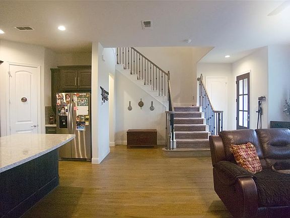 4th image of 2521 Gramercy Park Dr