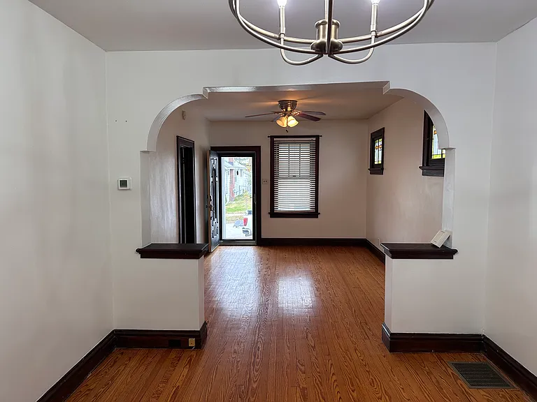 5922 Juniata St — Photo 3