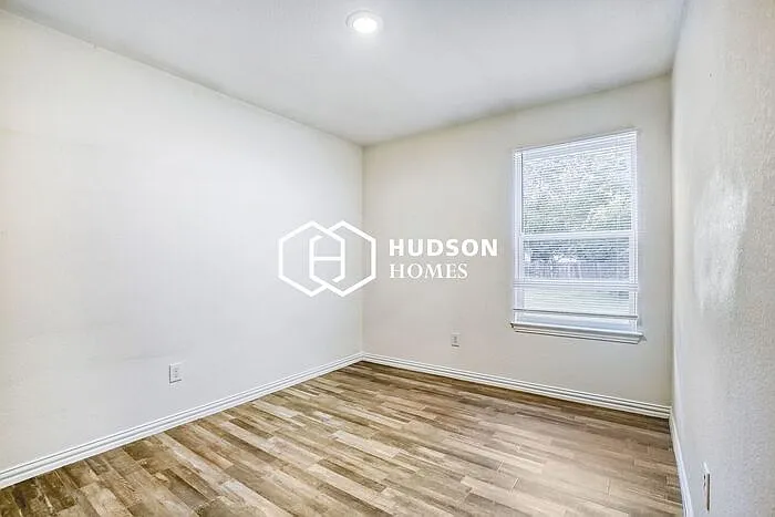 718 Garland Ave #A — Photo 11