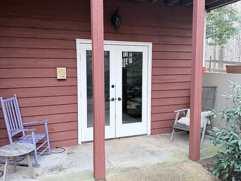 Unit Entryway