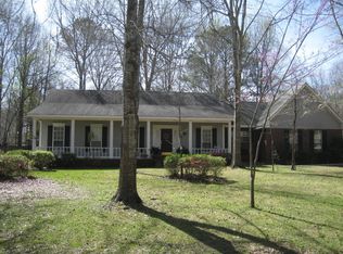 3 Englewood, Hattiesburg, MS 39402