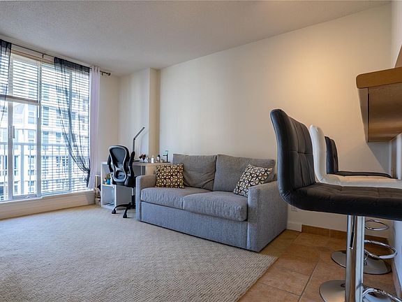3rd image of 835 View St #603