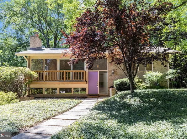 8311 Lilly Stone Dr, Bethesda, MD 20817