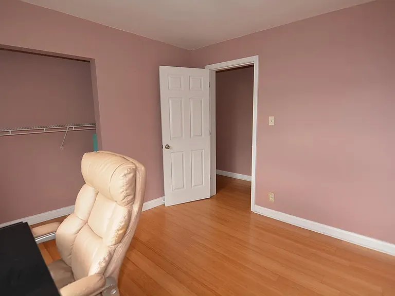 335 W 31st St #3R — Photo 9