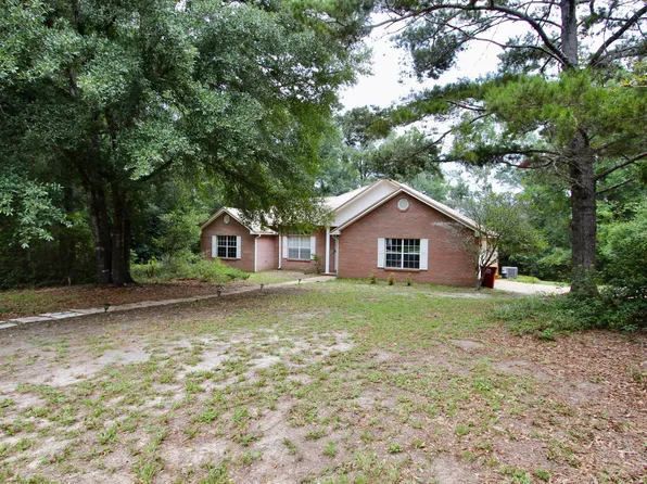 218 Golf Course Dr, Crestview, FL 32536