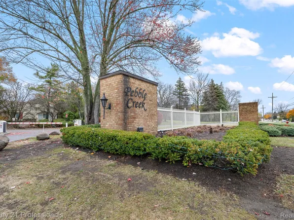 7106 Bridge Way, West Bloomfield, MI 48322