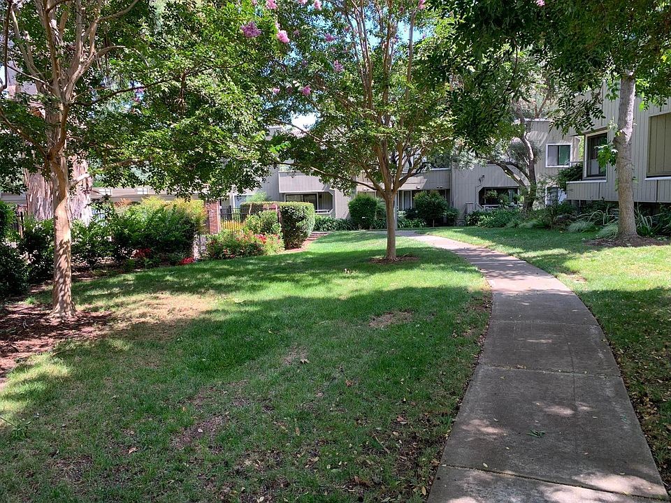 1st image of 1724 Braddock Ct