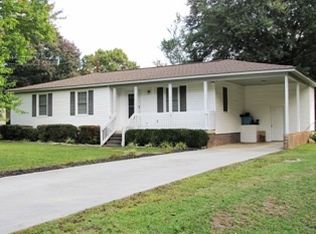 107 Dianer Ct, Greenwood, SC 29649