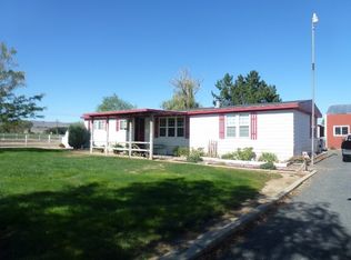 1054 Thomas Dr NE, Soap Lake, WA 98851