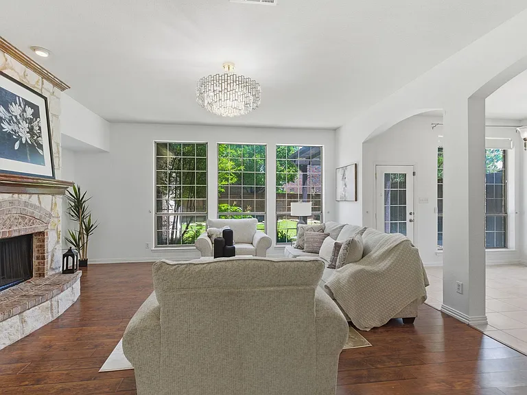 2437 Fawn Meadow Dr — Photo 5