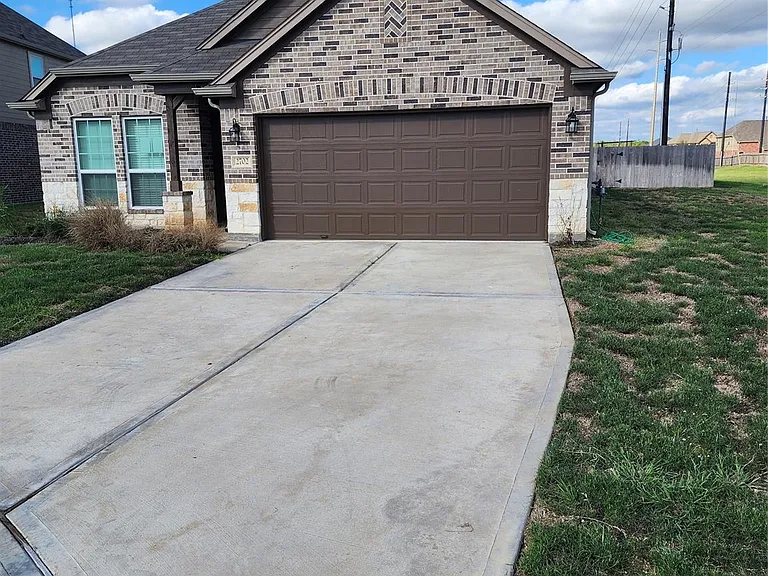 2702 Golden Hills Ct — Photo 26