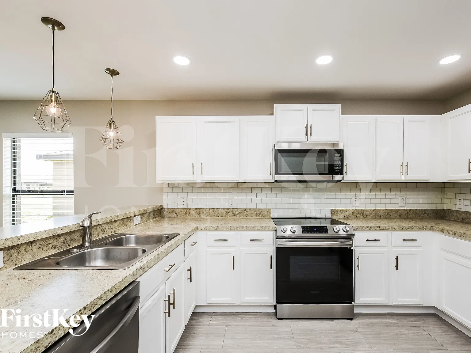 4 bed, 2.0 bath, 1853 sqft, $2,265 — Photo 4
