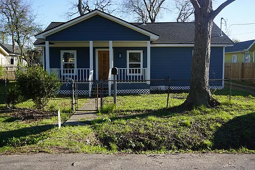 6322 Victoria St Photo 1