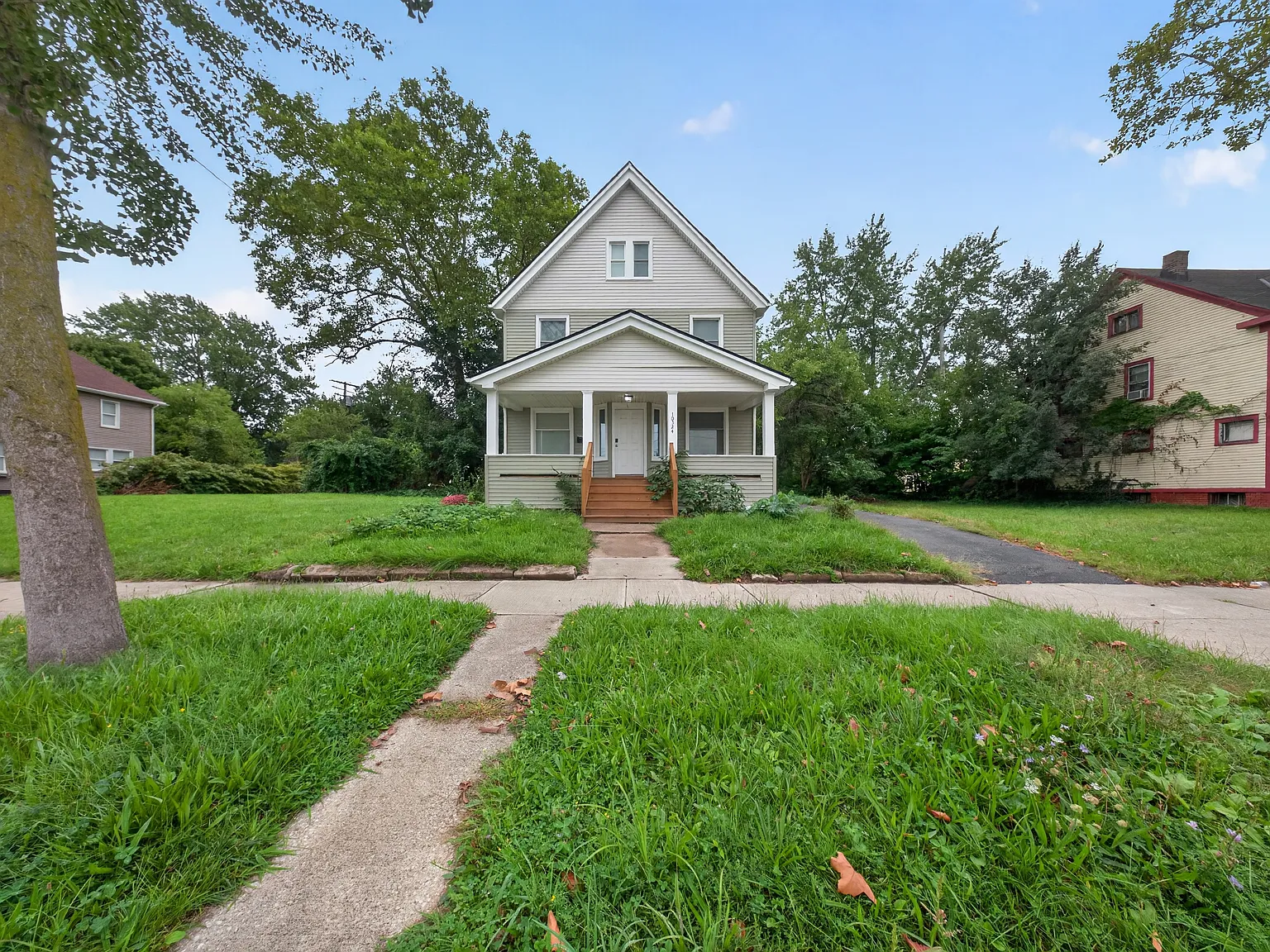 5 bed, 2.5 bath, 1599 sqft, $2,650 — Photo 2