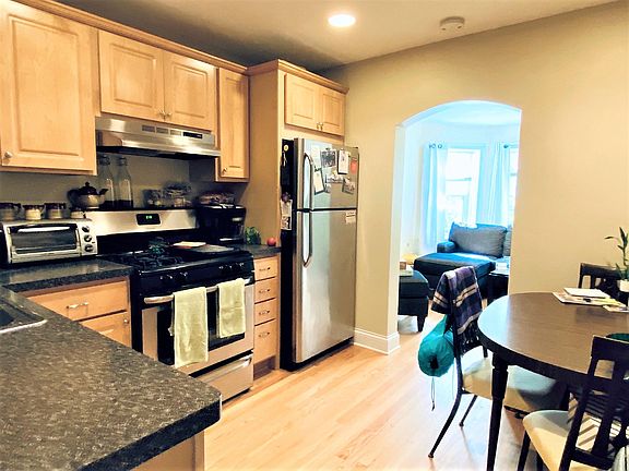5th image of 3441 N Seeley Ave #G