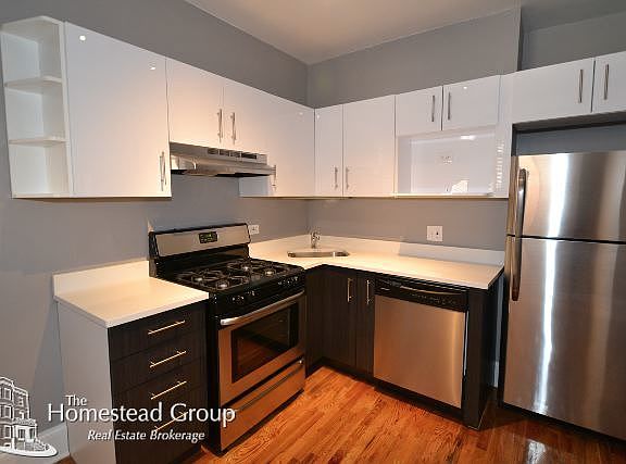 3rd image of 629 W Cornelia Ave APT 002S