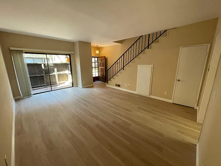 822 Victor Ave — Photo 3