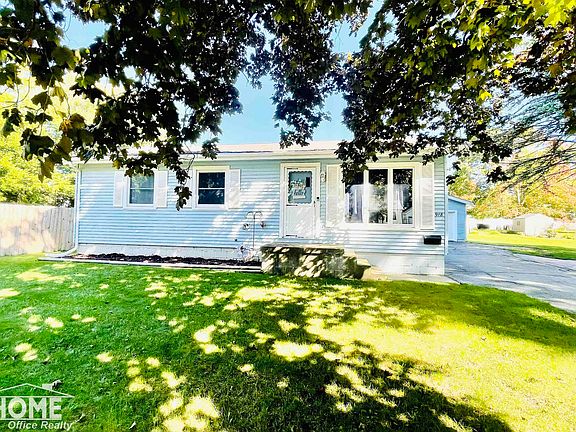3rd image of 918 Dingwall Dr