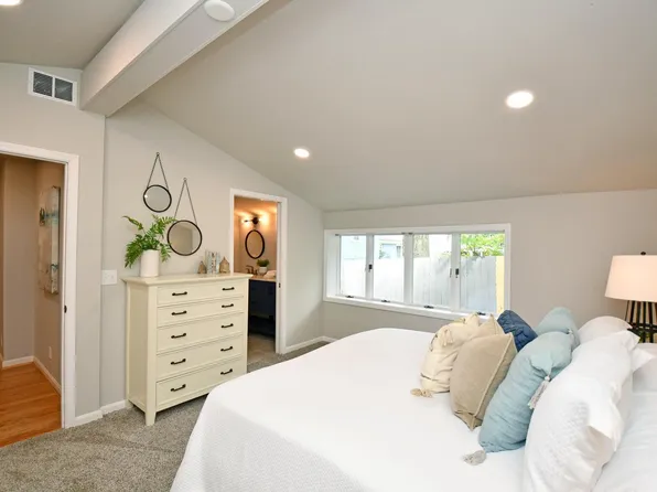 7910 Mitchell Farm Ln, Cincinnati, OH 45242