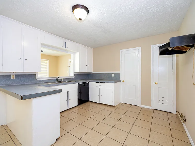 312 Harris Blvd — Photo 15