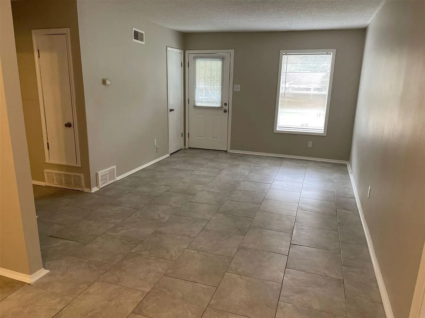 Welcome To 3710 Dorado Cv Rent Special - Half Off First Month Rent!! — Photo 4