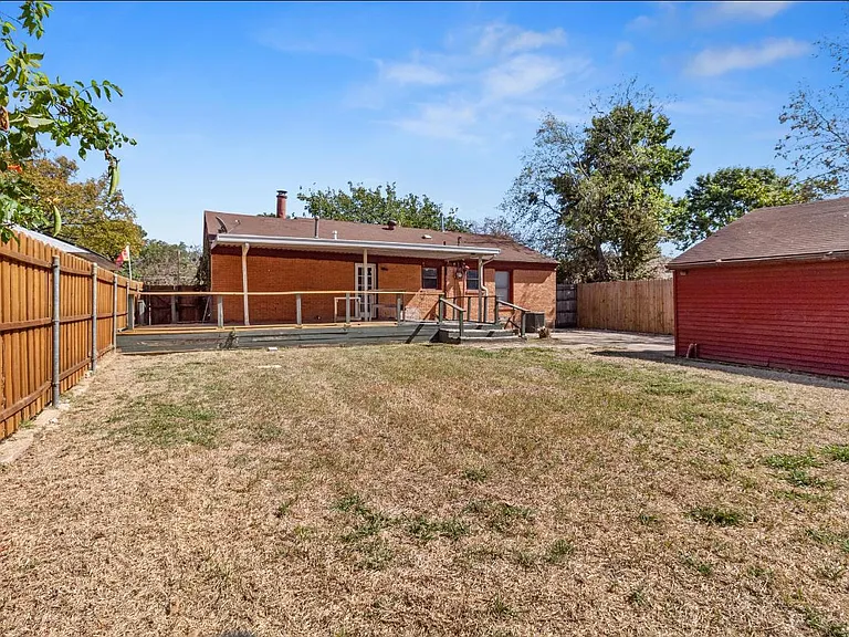 10911 Visalia Dr — Photo 18