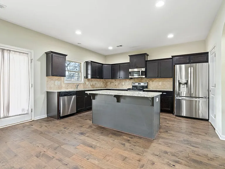 2904 Ashley Ln — Photo 5