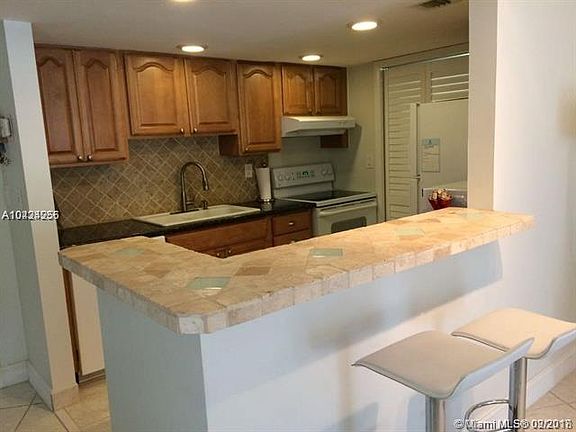 3rd image of 200 Lakeview Dr APT 104