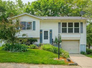 3820 W Warwick Dr, Peoria, IL 61615