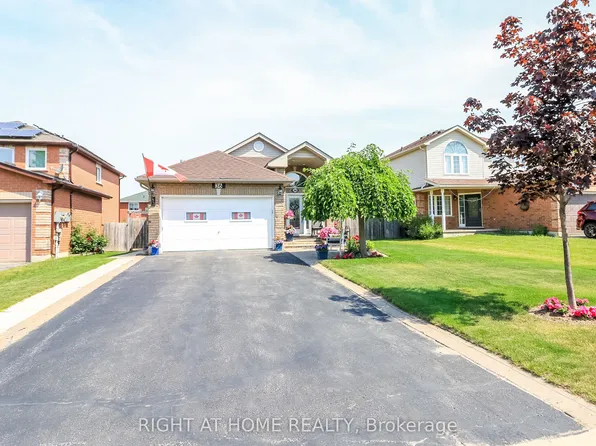 36 Benjamin Ln, Barrie, ON L4N 0S2