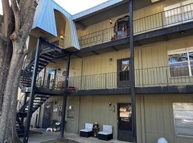 207 Riverbend Dr, Mobile, AL