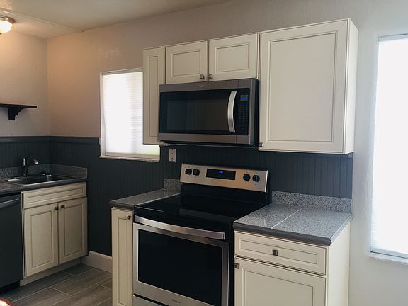 4th image of 136 Botefuhr Ave #1