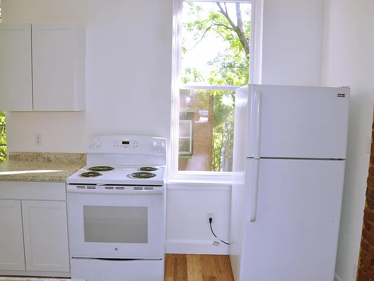 221 Renner St #2 — Photo 8
