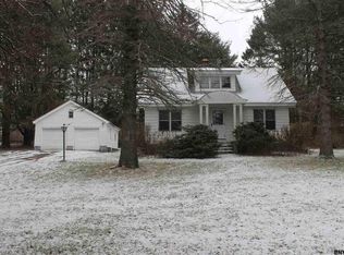 1062 W Line Rd, Amsterdam, NY 12010