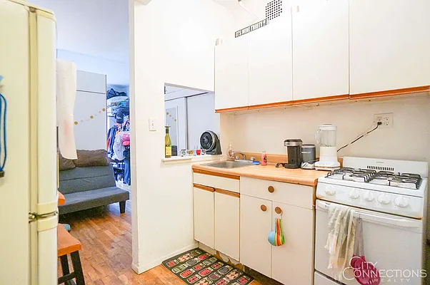 Rented by City Connections Realty | media 40