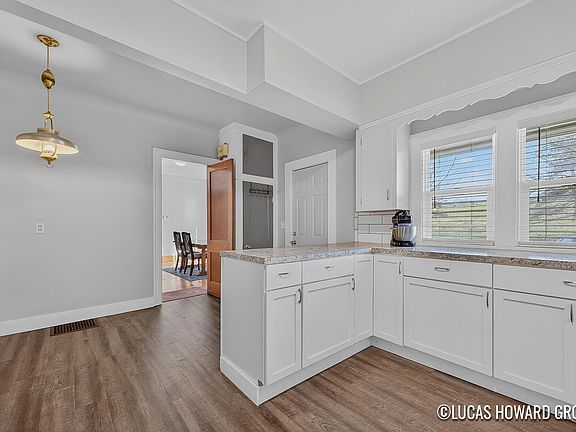 5th image of 901 2nd St NW