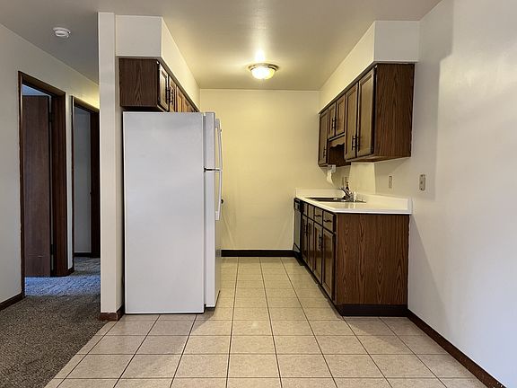4th image of 102-118 Augusta Ave #217