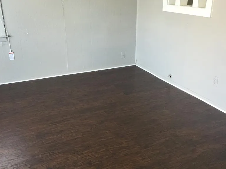 806 E Seymour St — Photo 9