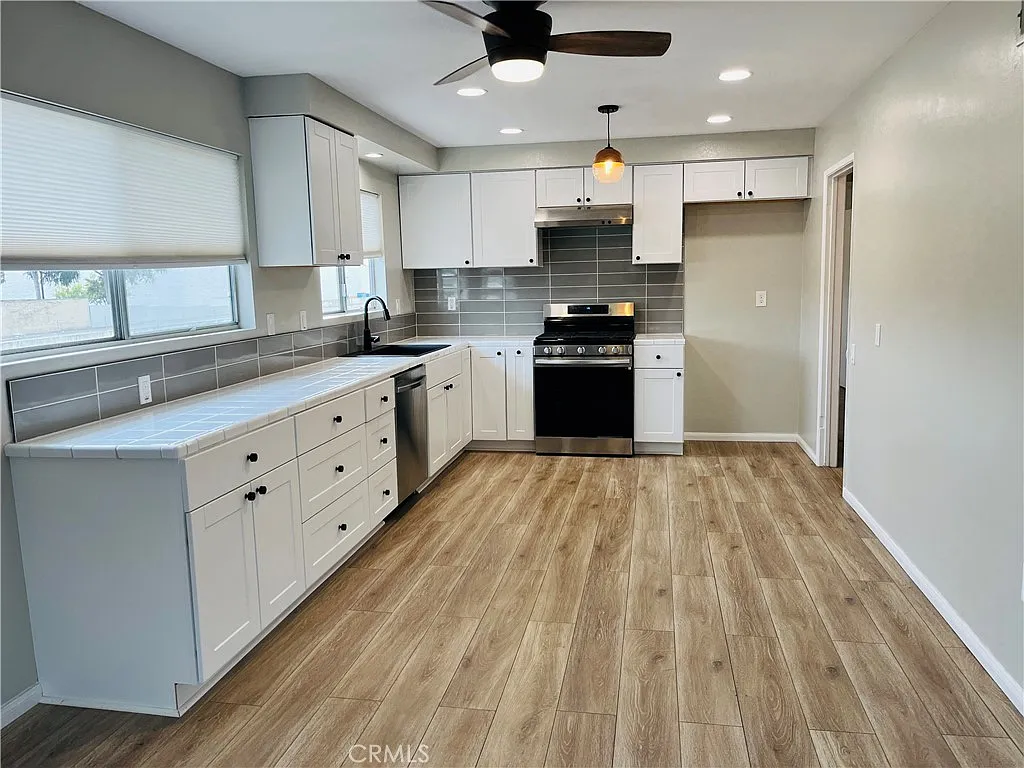 7260 Corsican Dr — Photo 2