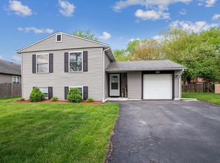 213 Lawton Ln, Bolingbrook, IL 60440