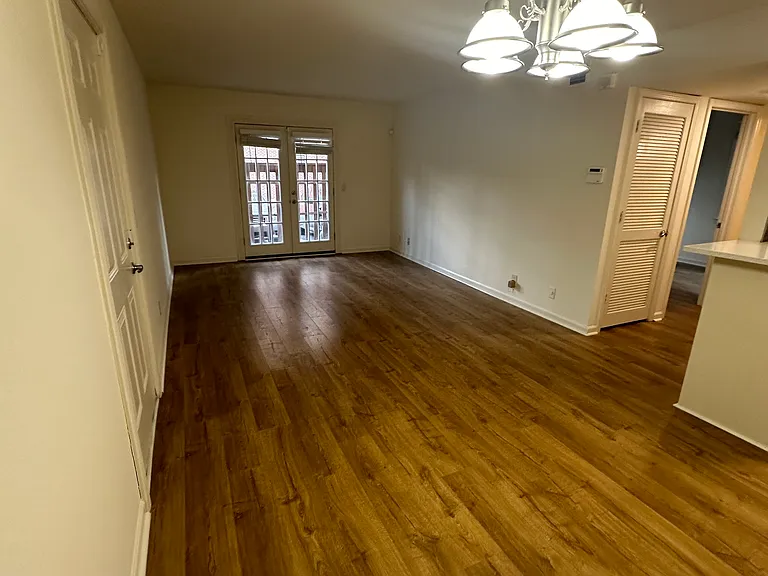 2905 Burch Ave #8 — Photo 29